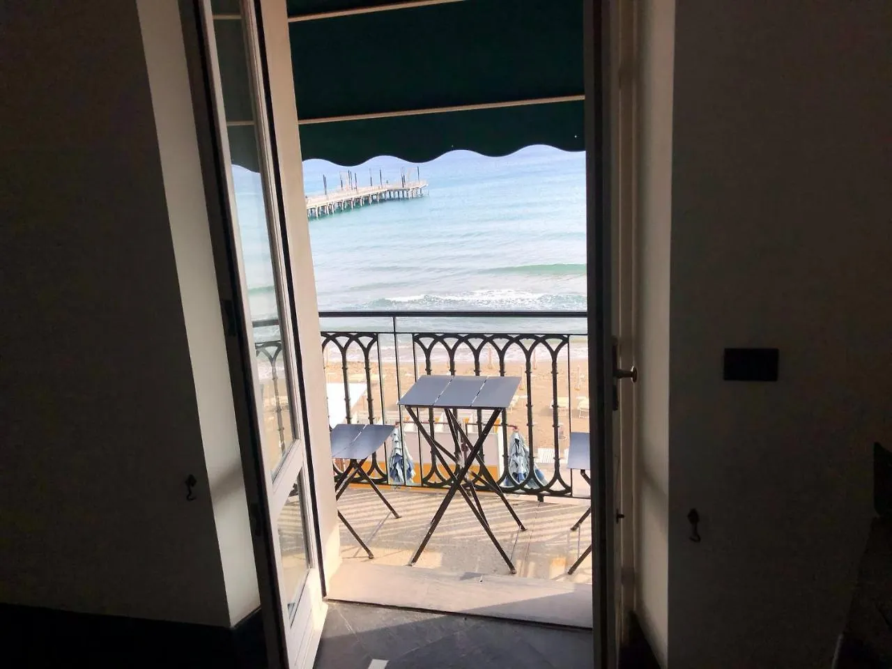 Attico Fronte Mare Molo Di Alassio Apartment