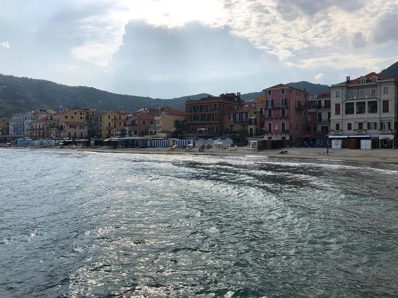 Attico Fronte Mare Molo Di Alassio Apartment