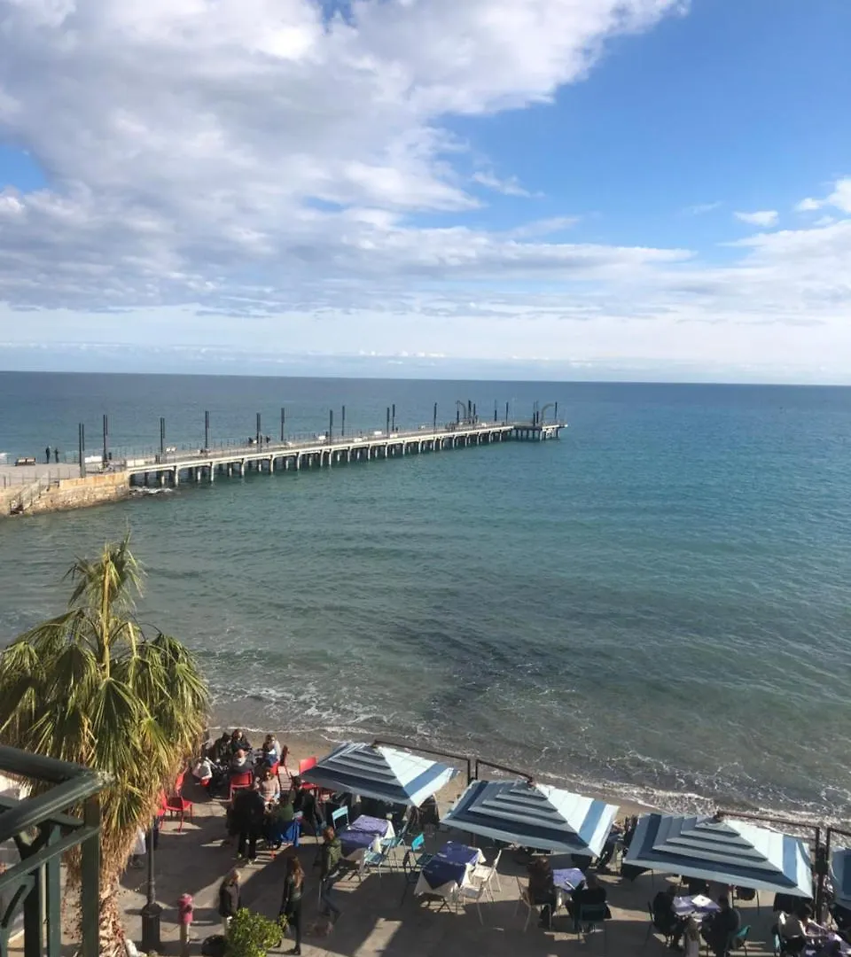 Attico Fronte Mare Molo Di Alassio Apartment